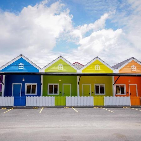 Auranad Tinyhouse Bandar Tanah Merah Wifi Netflix Eksteriør bilde