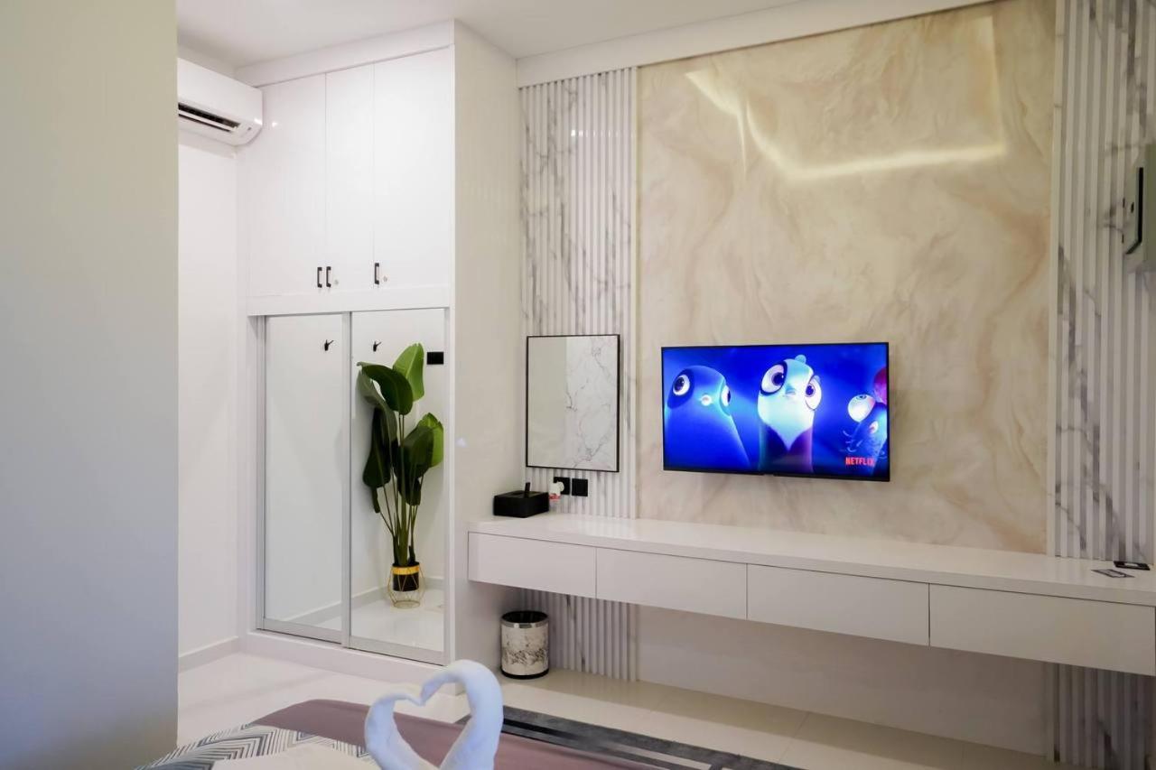 Auranad Tinyhouse Bandar Tanah Merah Wifi Netflix Eksteriør bilde