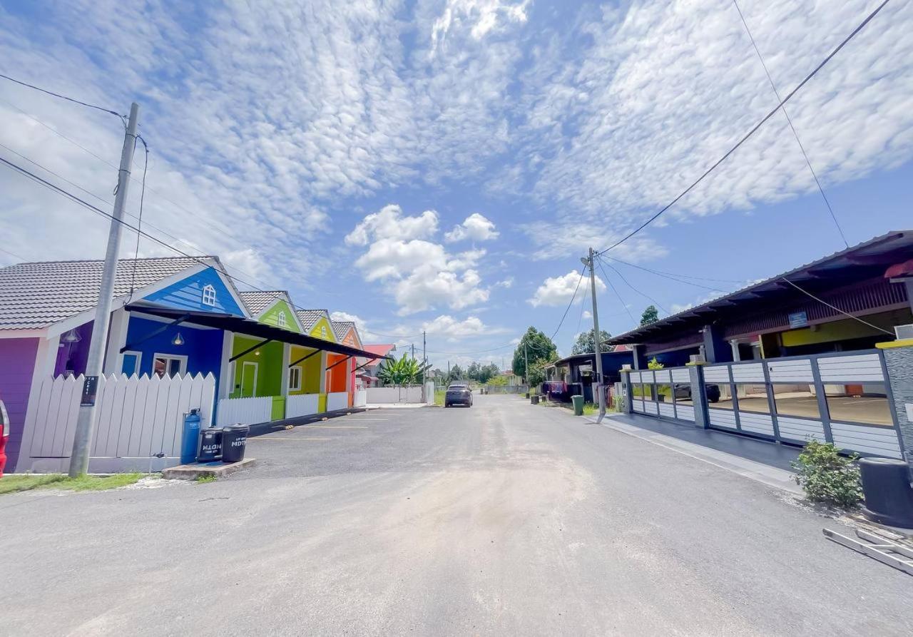 Auranad Tinyhouse Bandar Tanah Merah Wifi Netflix Eksteriør bilde